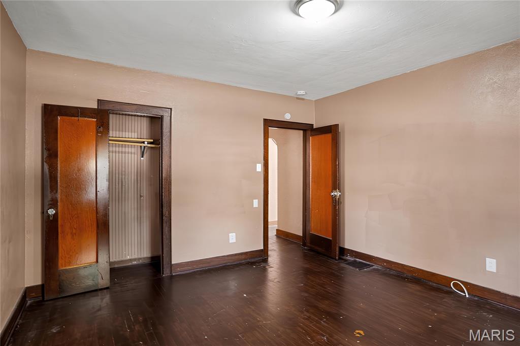 Photo 4 of Single family home for sale at 300 S Clark Ave, Saint Louis, MO 63135 | MLS# MIS26067650 | Listing updated on 2026-10-24