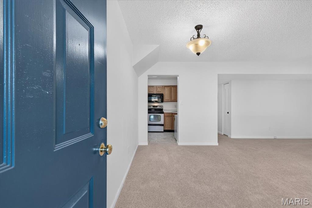 Photo 3 of Condo for sale at 9065 Wrenwood Ln, Saint Louis, MO 63144 | MLS# MIS26067651 | Listing updated on 2026-10-24