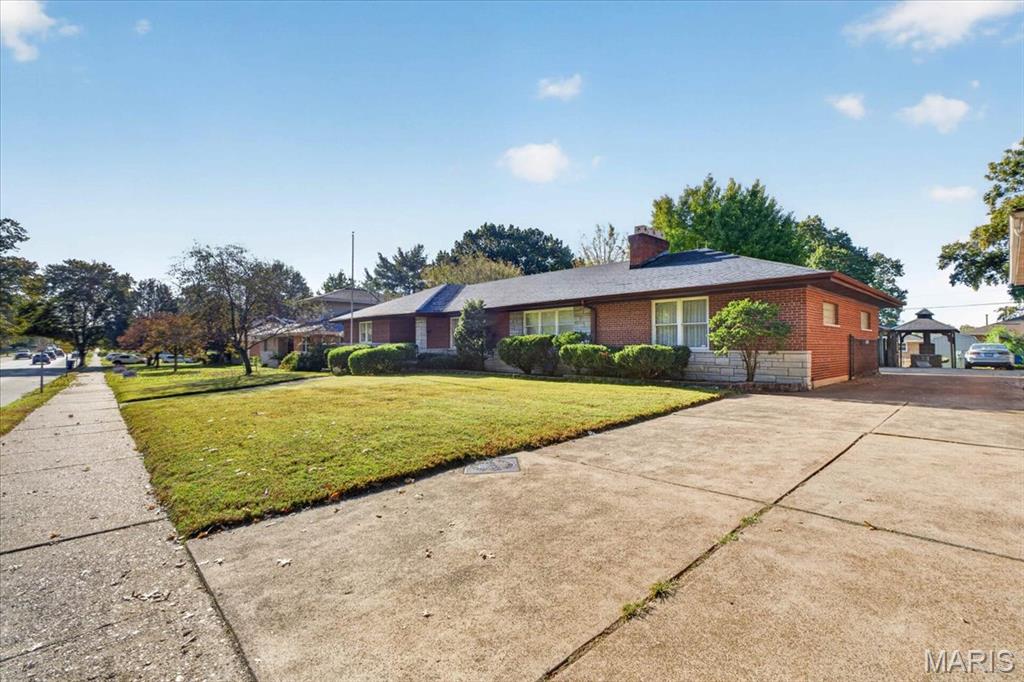 Photo 3 of Sale Pending at 3950 Loughborough Ave, Saint Louis, MO 63116 | MLS# MIS26067890 | Listing updated on 2026-10-25