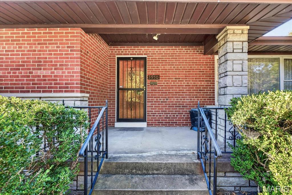 Photo 3 of Sale Pending at 3950 Loughborough Ave, Saint Louis, MO 63116 | MLS# MIS26067890 | Listing updated on 2026-10-25