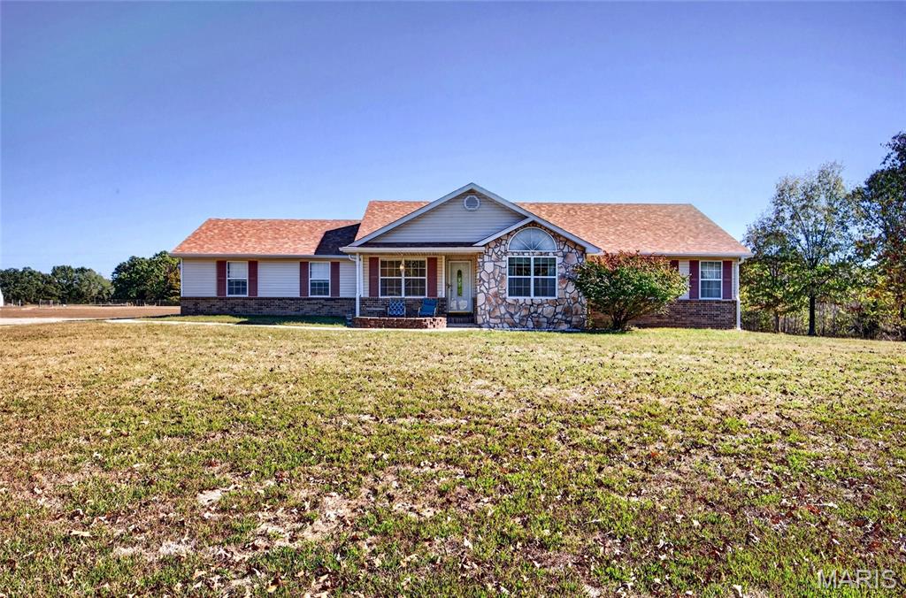Photo 1 of Single family home for sale at 25350 Hideaway Ln, Lebanon, MO 65536 | MLS# MIS26068084 | Listing updated on 2026-10-24