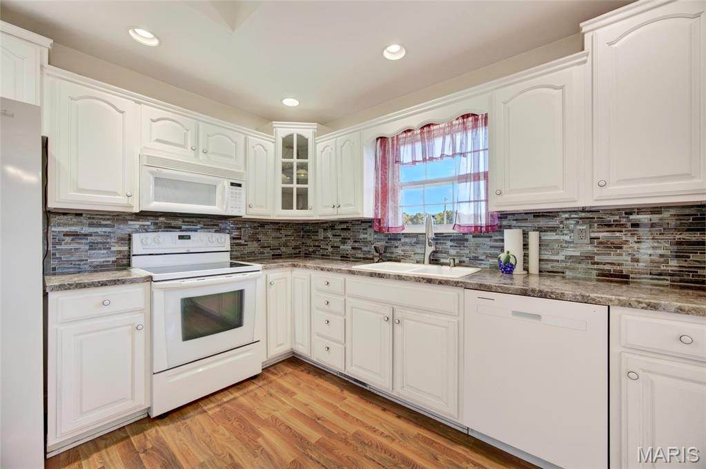 Photo 3 of Single family home for sale at 25350 Hideaway Ln, Lebanon, MO 65536 | MLS# MIS26068084 | Listing updated on 2026-10-24