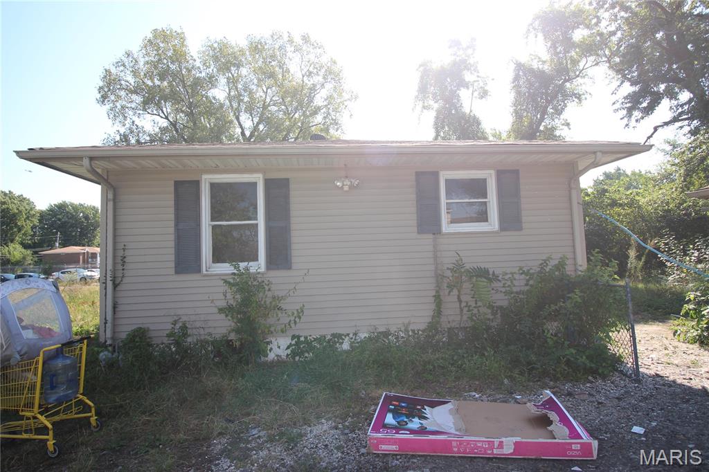 Photo 1 of Single family home for sale at 10 Lee St, East Saint Louis, IL 62206 | MLS# MIS26068193 | Listing updated on 2026-10-24