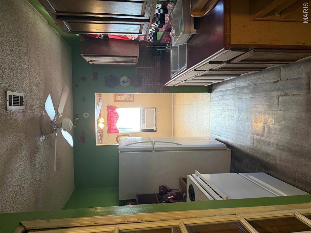 Photo 4 of Single family home for sale at 305 Williamson St, Parma, MO 63870 | MLS# MIS26068219 | Listing updated on 2026-10-26