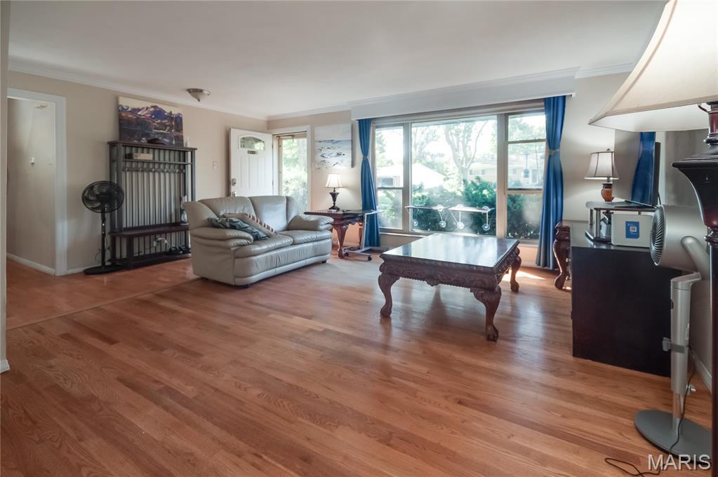 Photo 2 of Single family home for sale at 718 Villa Capri Ct, Saint Louis, MO 63132 | MLS# MIS26068229 | Listing updated on 2026-10-25