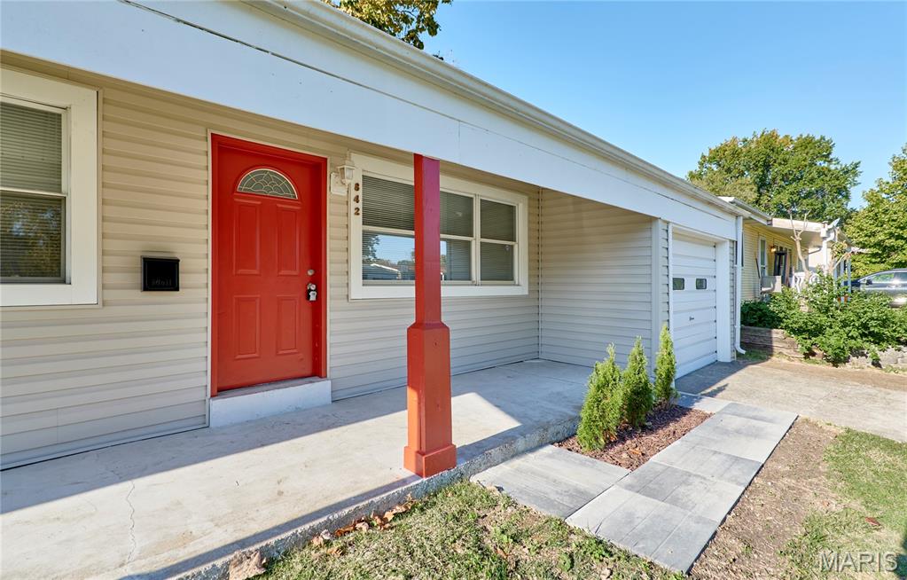 Photo 2 of Single family home for sale at 842 Holiday Ave, Hazelwood, MO 63042 | MLS# MIS26068241 | Listing updated on 2026-10-24