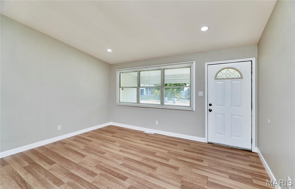 Photo 3 of Single family home for sale at 842 Holiday Ave, Hazelwood, MO 63042 | MLS# MIS26068241 | Listing updated on 2026-10-24