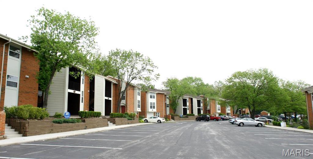 Photo 1 of House for sale at 1935 Greenglen #304, Saint Louis, MO 63122 | MLS# MIS26068306 | Listing updated on 2026-10-26