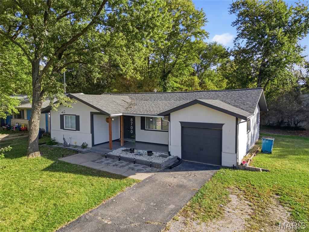 Photo 1 of Sale Pending at 8700 Parkdale Dr, Caseyville, IL 62232 | MLS# MIS26068321 | Listing updated on 2026-10-25