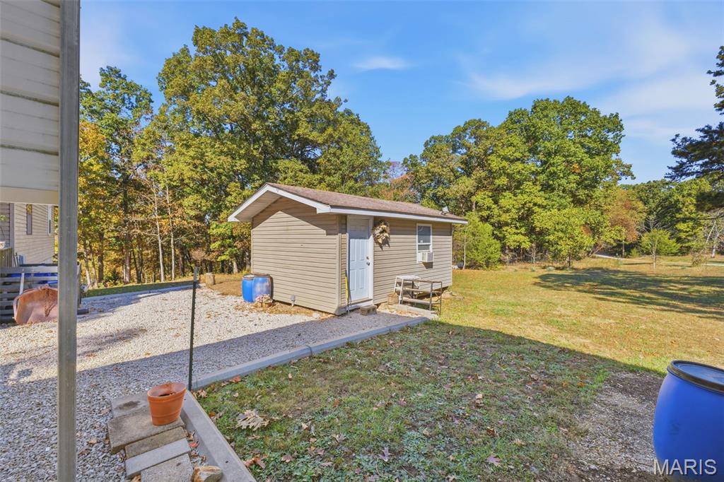 Photo 4 of Single family home for sale at 42 Lake Shore Dr W, New Florence, MO 63363 | MLS# MIS26068330 | Listing updated on 2026-10-26