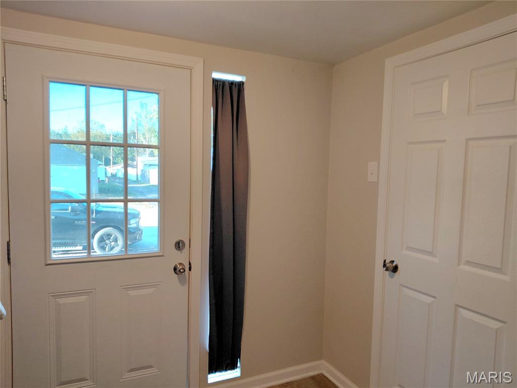 Photo 2 of Single family home for sale at 218 Eula Ave, Wood River, IL 62095 | MLS# MIS26068364 | Listing updated on 2026-10-24