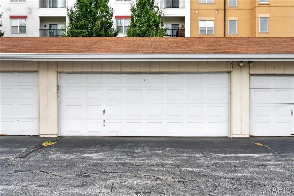Photo 1 of Condo for sale at 942 Guelbreth Ln #300, Saint Louis, MO 63141 | MLS# MIS26068399 | Listing updated on 2026-10-25