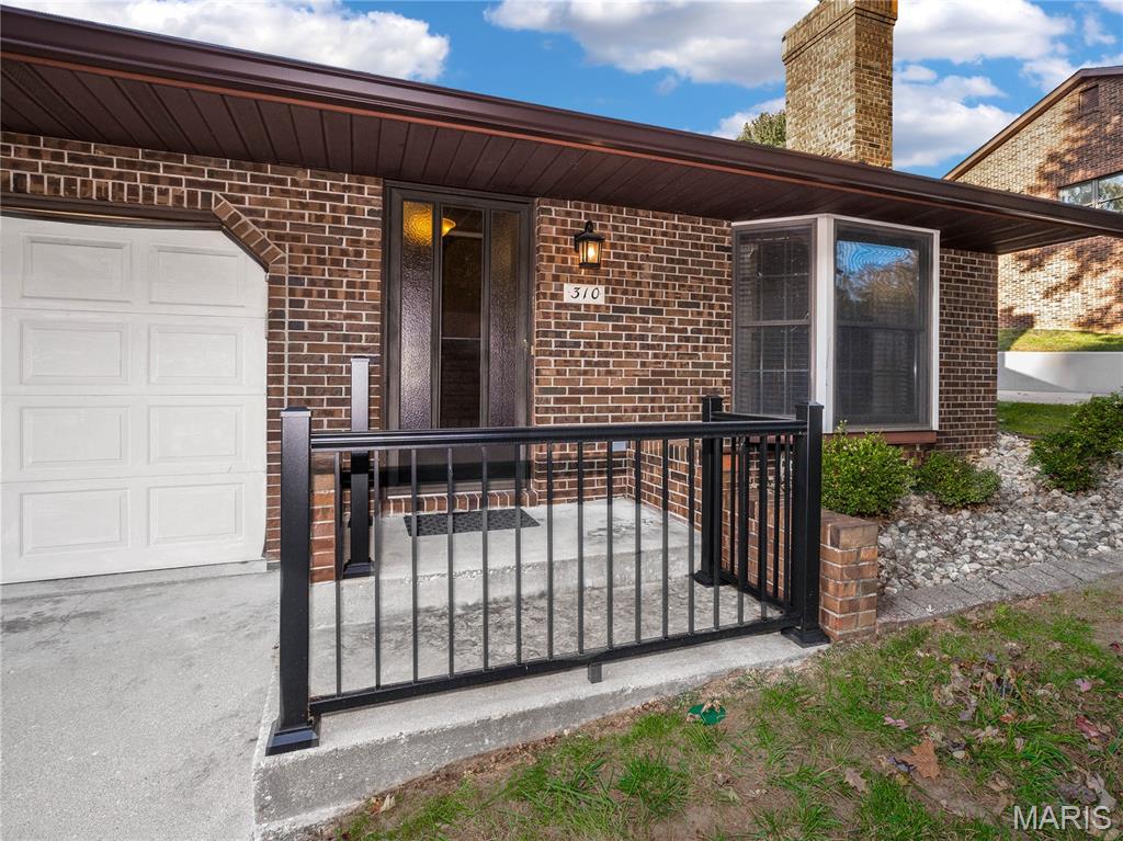 Photo 2 of Condo for sale at 310 Northcrest Dr, Collinsville, IL 62234 | MLS# MIS26068405 | Listing updated on 2026-10-26
