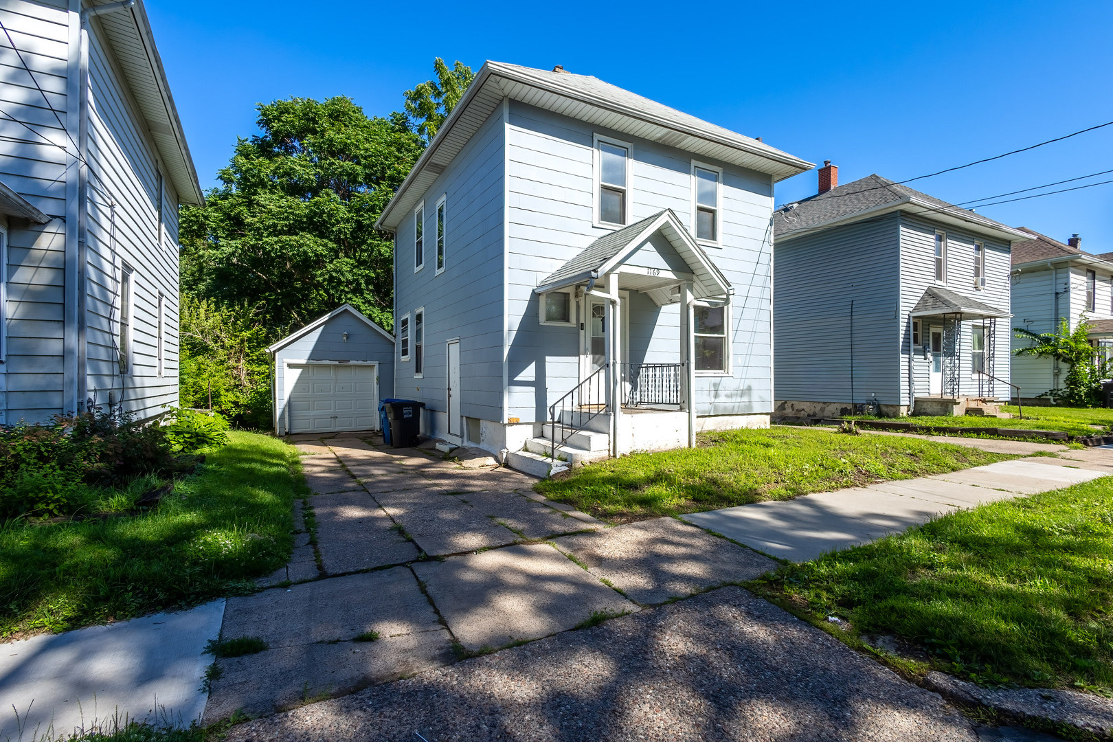 Photo 3 of Single family home for sale at 1169 23rd Street, Moline, IL 61265 | MLS# 100000101 | Listing updated on 2026-09-24