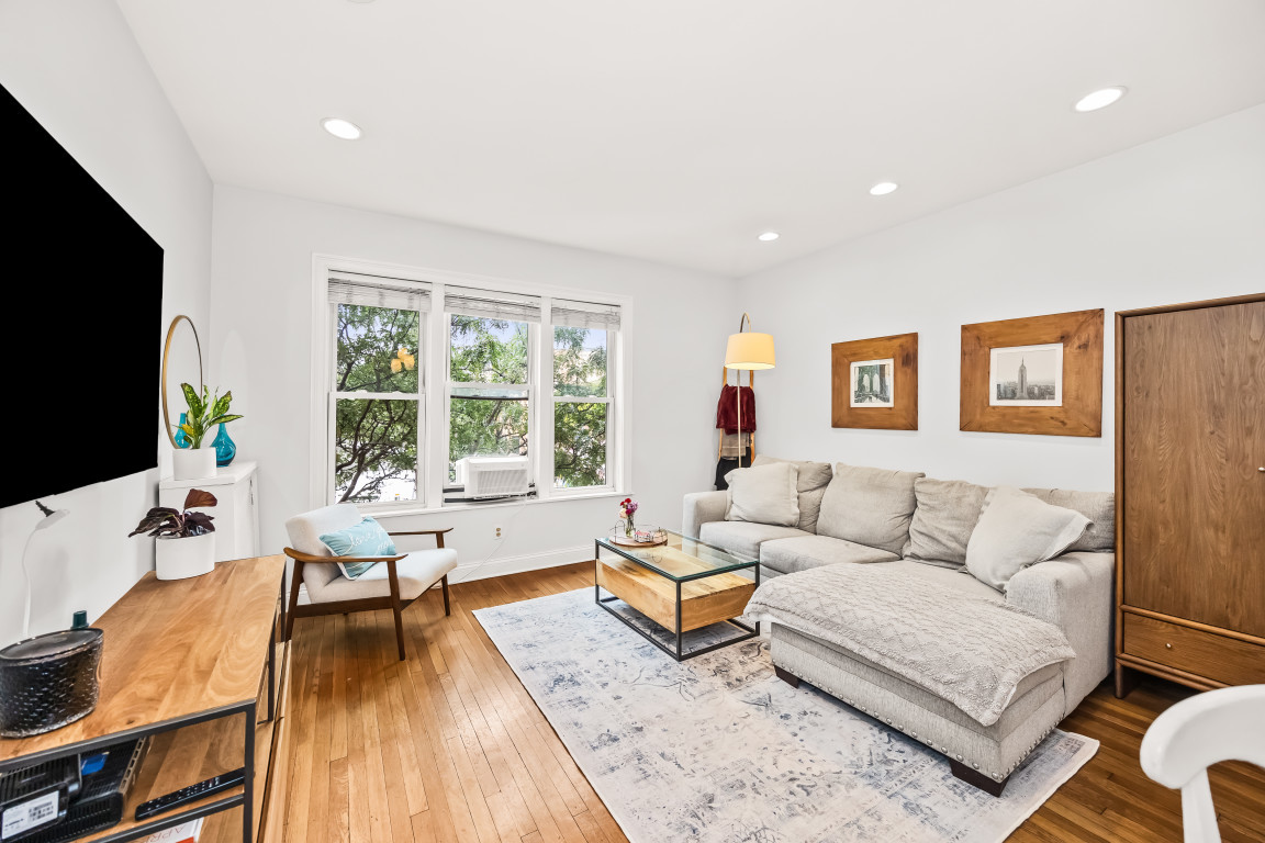 Photo 1 of Condo for sale at 3263 N Broadway St #2, Chicago, IL 60657 | MLS# 12580947 | Listing updated on 2026-09-24