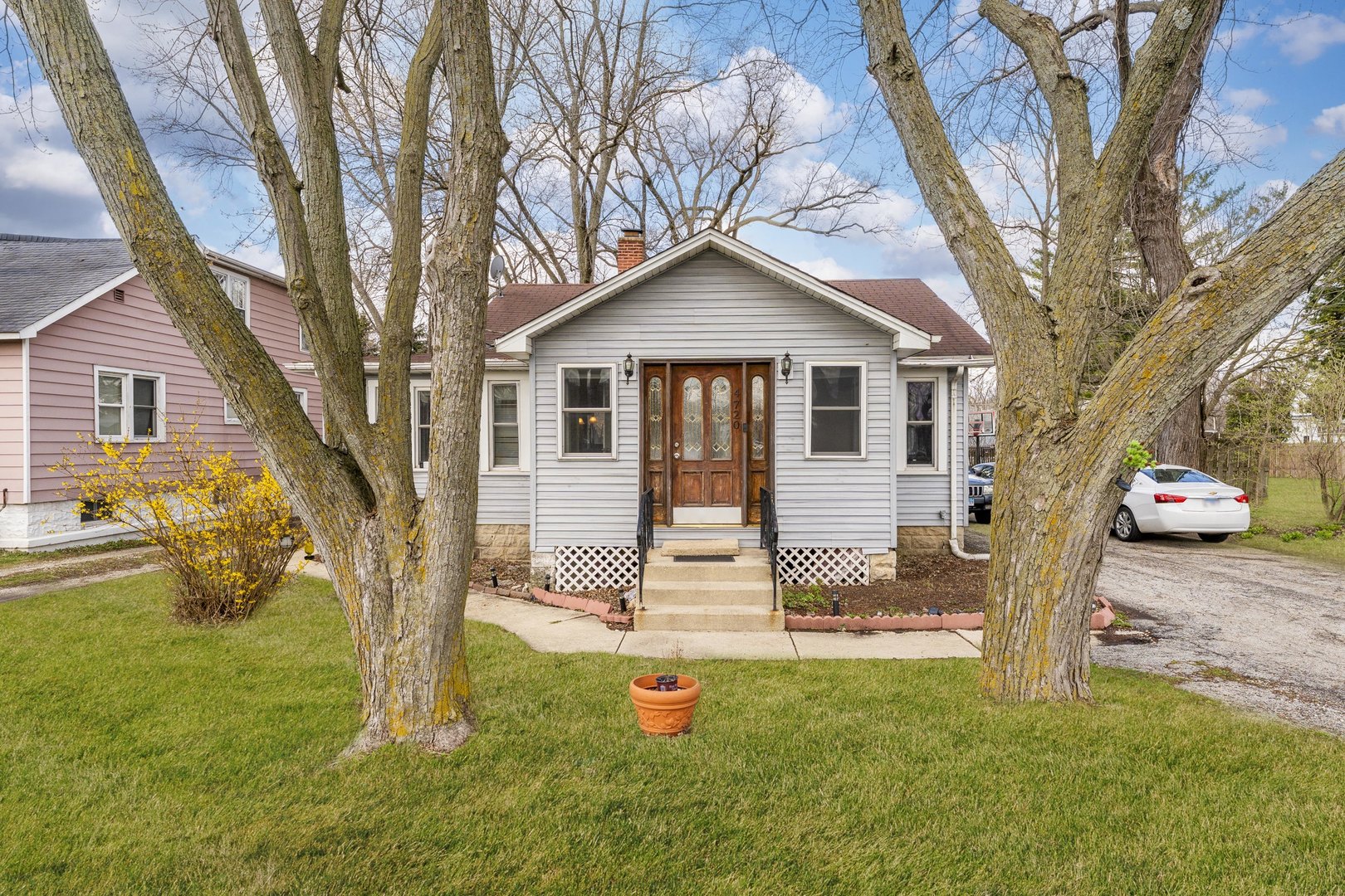 Photo 1 of Single family home for sale at 4720 Lincoln Ave, Lisle, IL 60532 | MLS# 12608695 | Listing updated on 2026-09-24