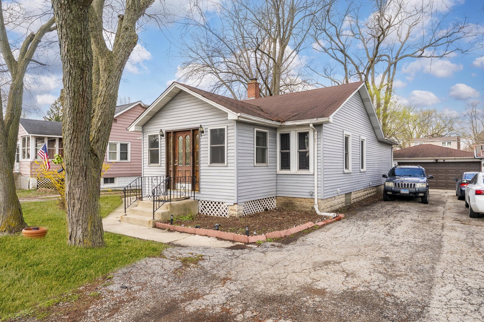 Photo 2 of Single family home for sale at 4720 Lincoln Ave, Lisle, IL 60532 | MLS# 12608695 | Listing updated on 2026-09-24