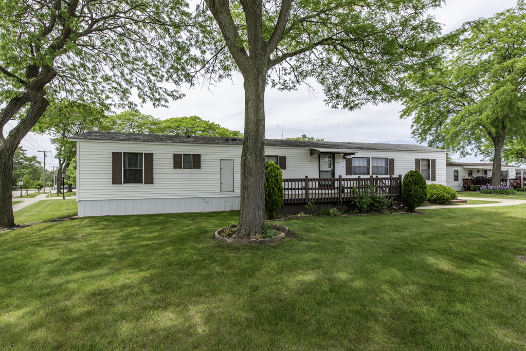 Photo 27 of Manufactured home for sale at 696 Birch Ave, Park City, IL 60085 | MLS# 12657820 | Listing updated on 2026-09-24