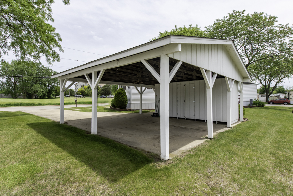 Photo 4 of Manufactured home for sale at 696 Birch Ave, Park City, IL 60085 | MLS# 12657820 | Listing updated on 2026-09-24