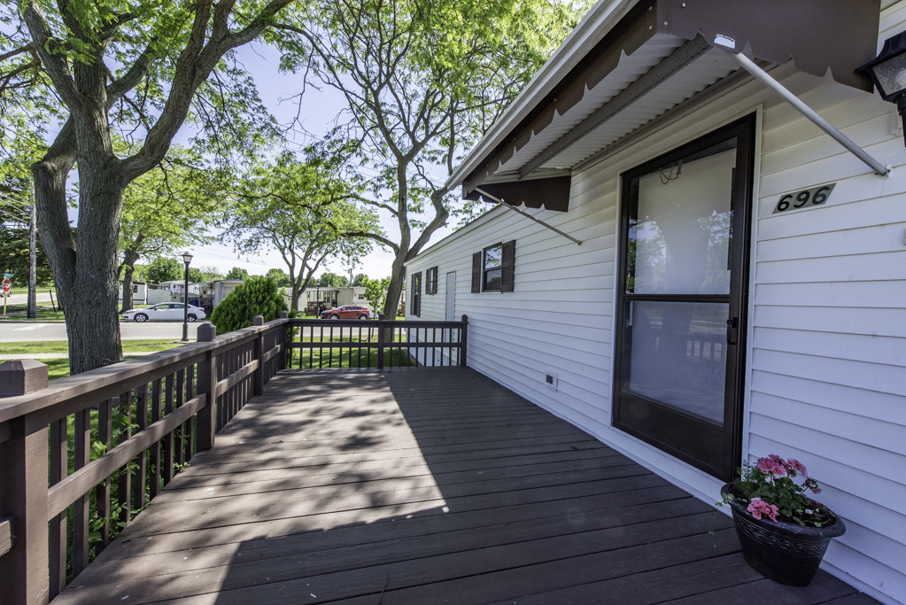 Photo 2 of Manufactured home for sale at 696 Birch Ave, Park City, IL 60085 | MLS# 12657820 | Listing updated on 2026-09-24