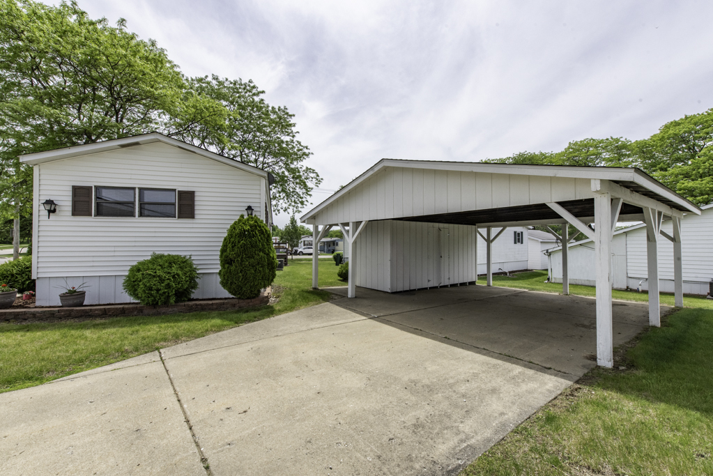 Photo 3 of Manufactured home for sale at 696 Birch Ave, Park City, IL 60085 | MLS# 12657820 | Listing updated on 2026-09-24