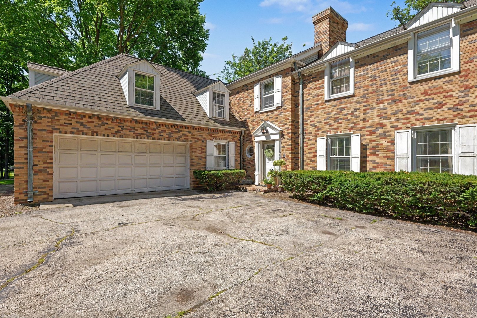 Photo 3 of Single family home for sale at 319 Timberline Dr, Joliet, IL 60431 | MLS# 12667400 | Listing updated on 2026-09-21