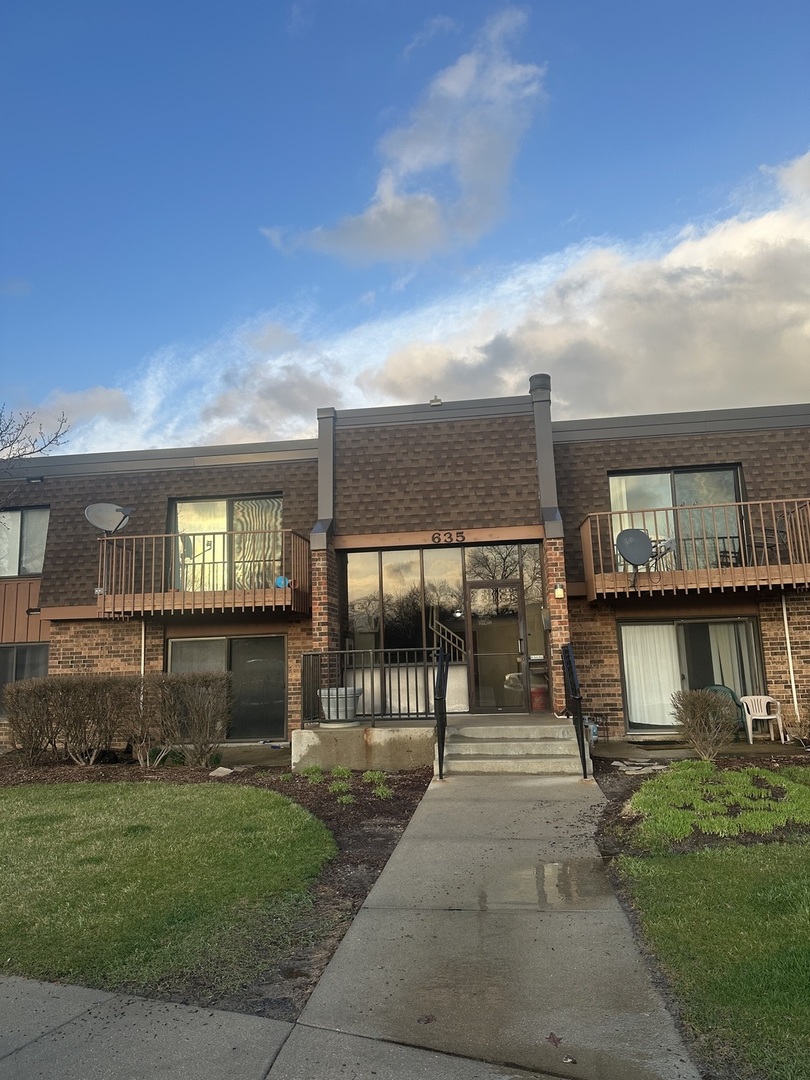 Photo 1 of Condo for sale at 635 Limerick Ln #1A, Schaumburg, IL 60193 | MLS# 12672412 | Listing updated on 2026-09-24