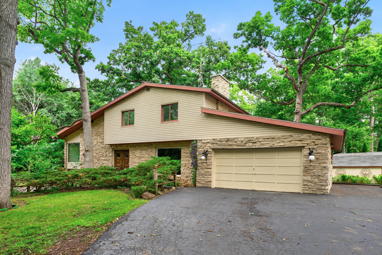 Photo 3 of Sale Pending at 11510 Beverly Ln, Belvidere, IL 61008 | MLS# 12674293 | Listing updated on 2026-09-21