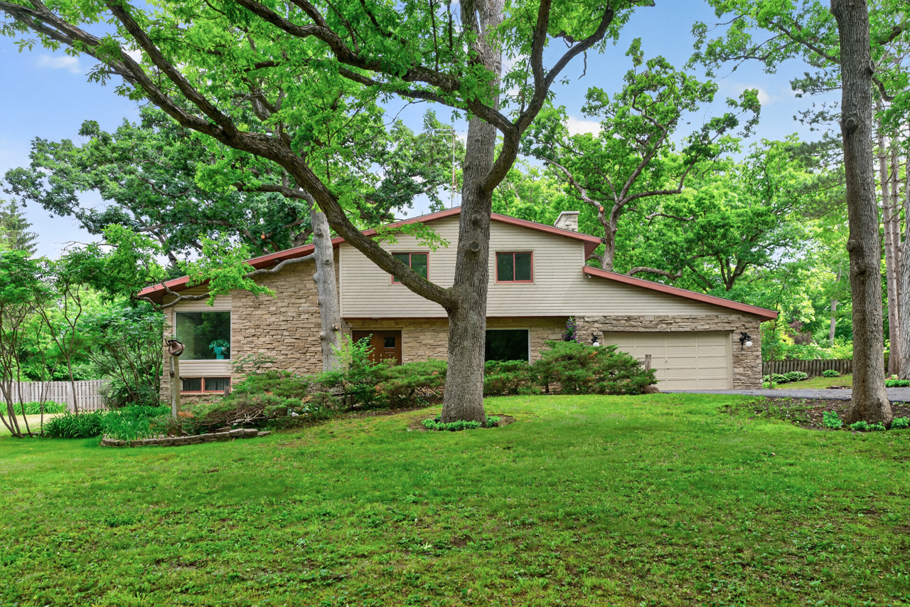 Photo 3 of Sale Pending at 11510 Beverly Ln, Belvidere, IL 61008 | MLS# 12674293 | Listing updated on 2026-09-21