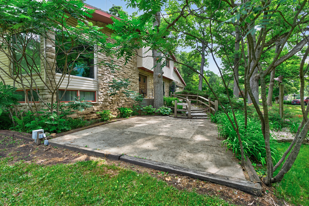 Photo 1 of Sale Pending at 11510 Beverly Ln, Belvidere, IL 61008 | MLS# 12674293 | Listing updated on 2026-09-21