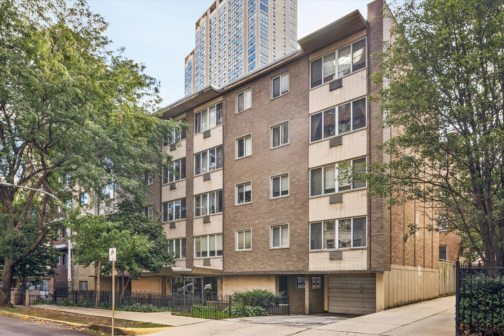 Condo for sale at 539 W Stratford Pl #408, Chicago, IL 60657 | MLS# 12700672
