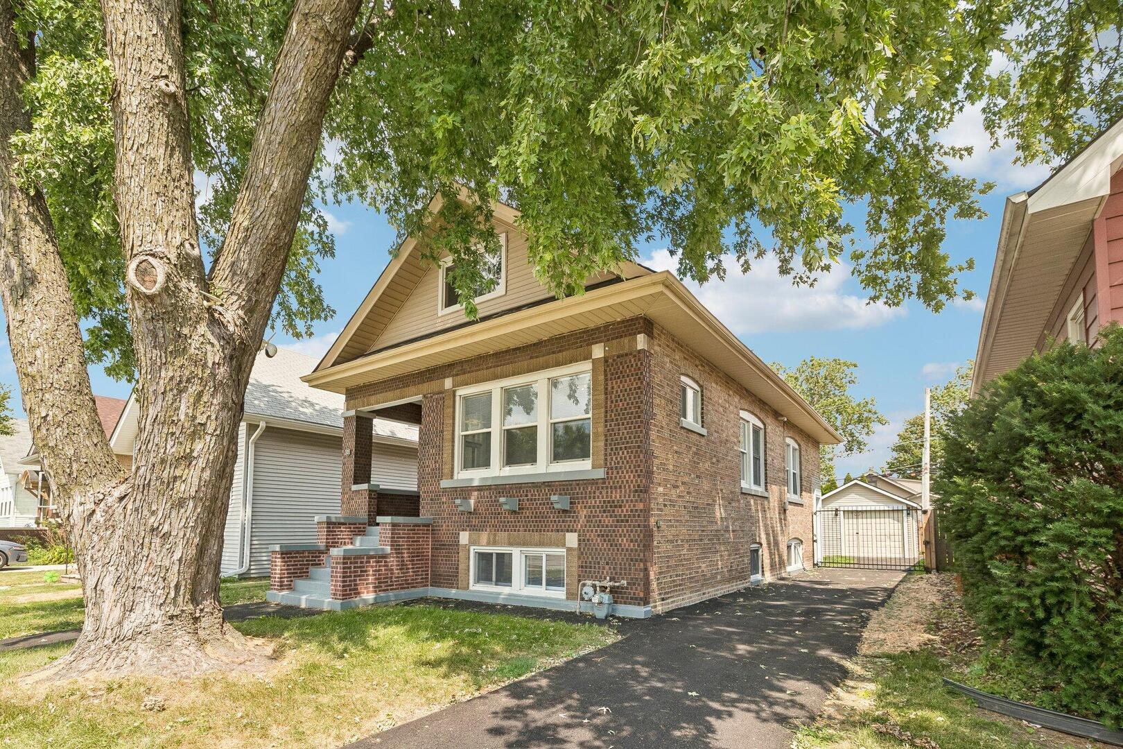 Photo 2 of Single family home for sale at 4163 Eberly Ave, Brookfield, IL 60513 | MLS# 12714281 | Listing updated on 2026-09-24