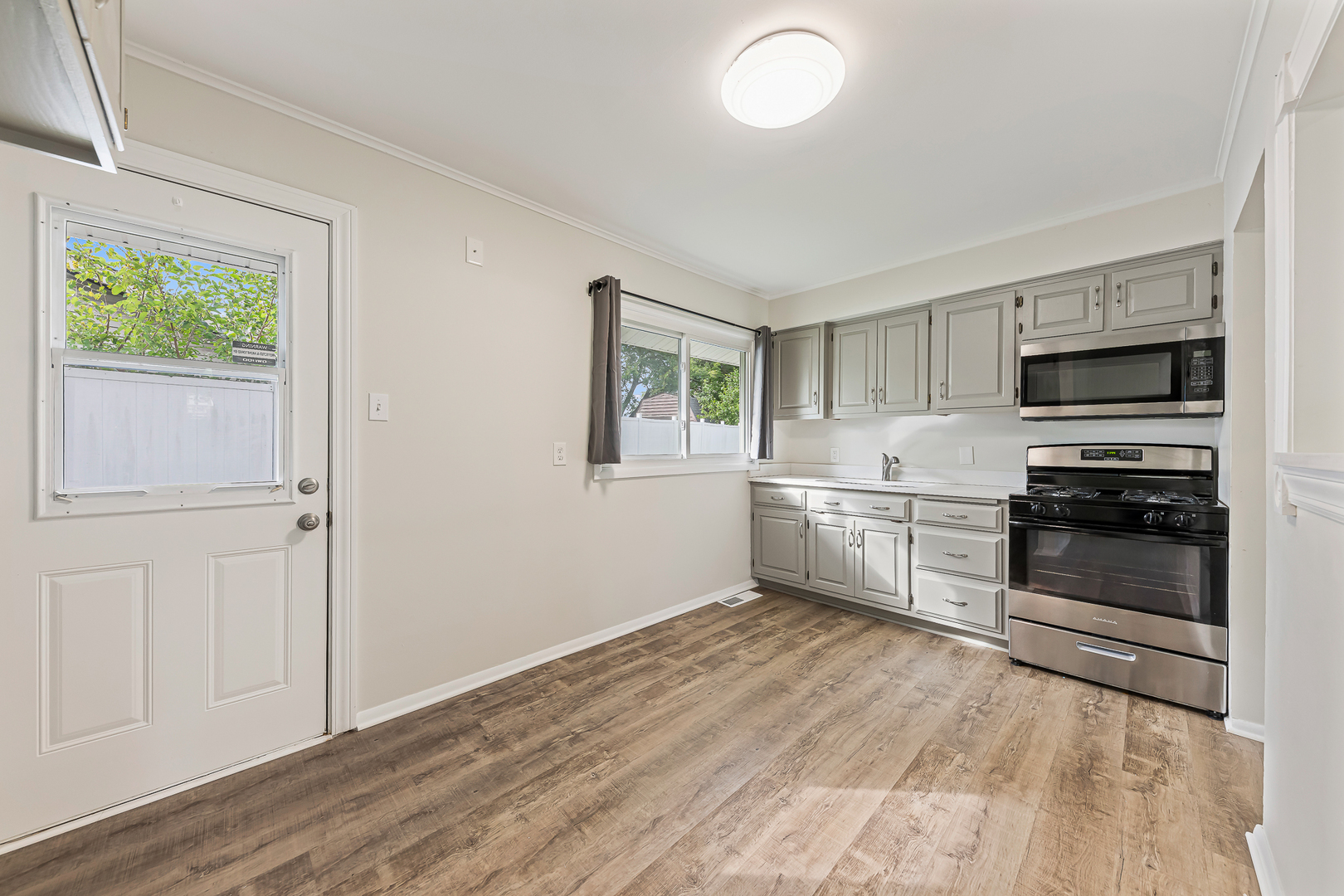 Photo 3 of Single family home for sale at 7144 173rd Place, Tinley Park, IL 60477 | MLS# 12717505 | Listing updated on 2026-09-21
