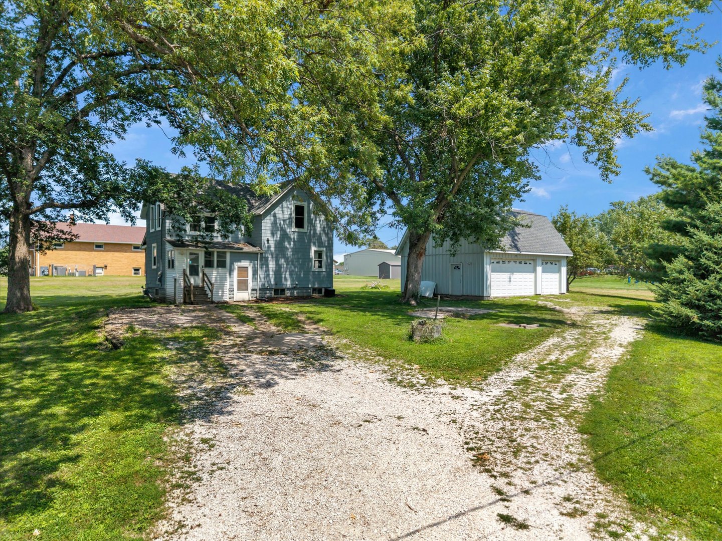 Photo 3 of Single family home for sale at 513 12th Street, Silvis, IL 61282 | MLS# 12718578 | Listing updated on 2026-09-24