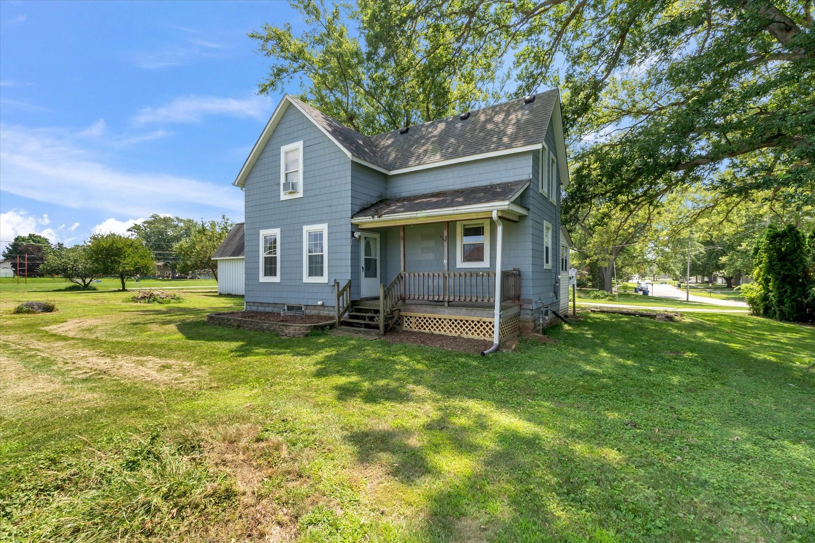 Photo 1 of Single family home for sale at 513 12th Street, Silvis, IL 61282 | MLS# 12718578 | Listing updated on 2026-09-24