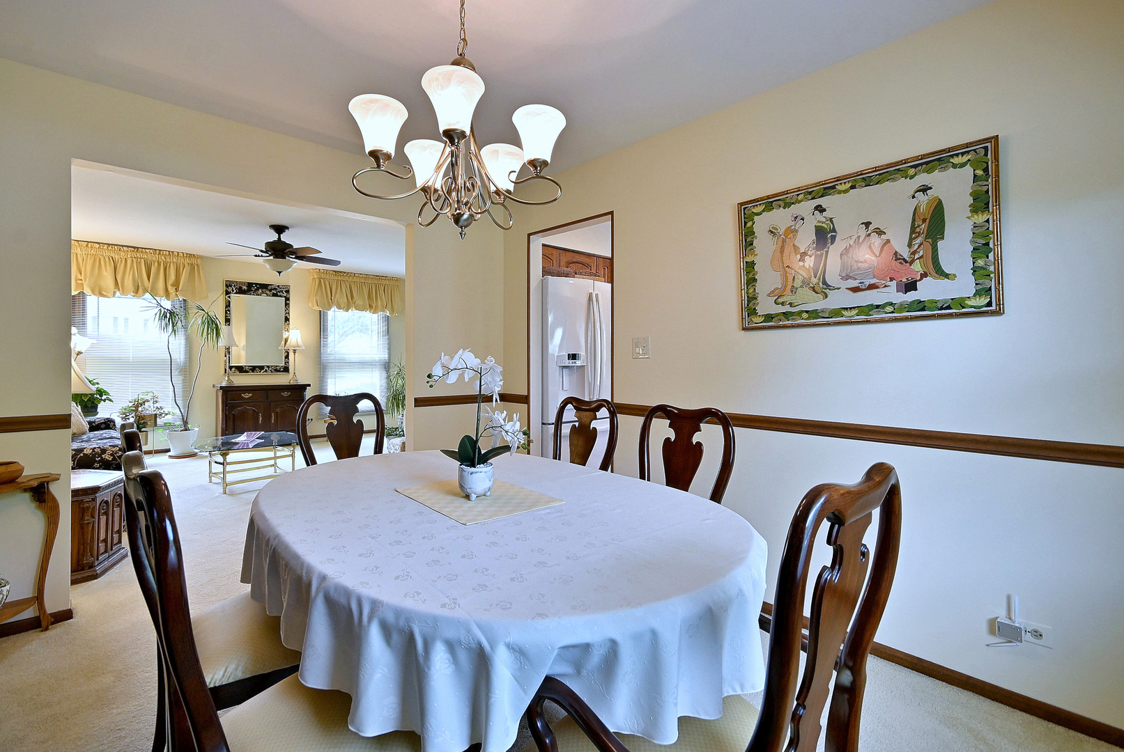Photo 4 of Single family home for sale at 128 Hunter's Cir, Schaumburg, IL 60193 | MLS# 12721980 | Listing updated on 2026-09-24