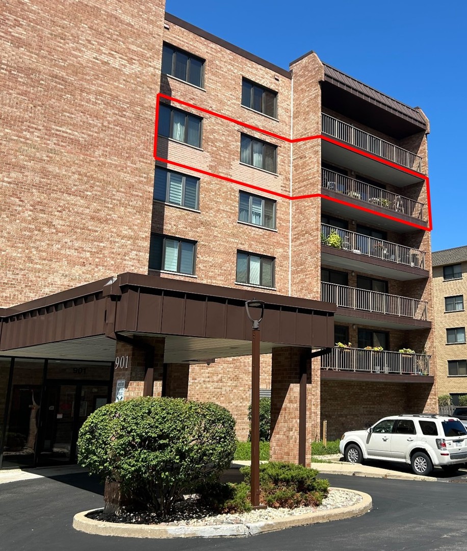 Photo 2 of Condo for sale at 901 Center St #A409, Des Plaines, IL 60016 | MLS# 12723999 | Listing updated on 2026-09-24
