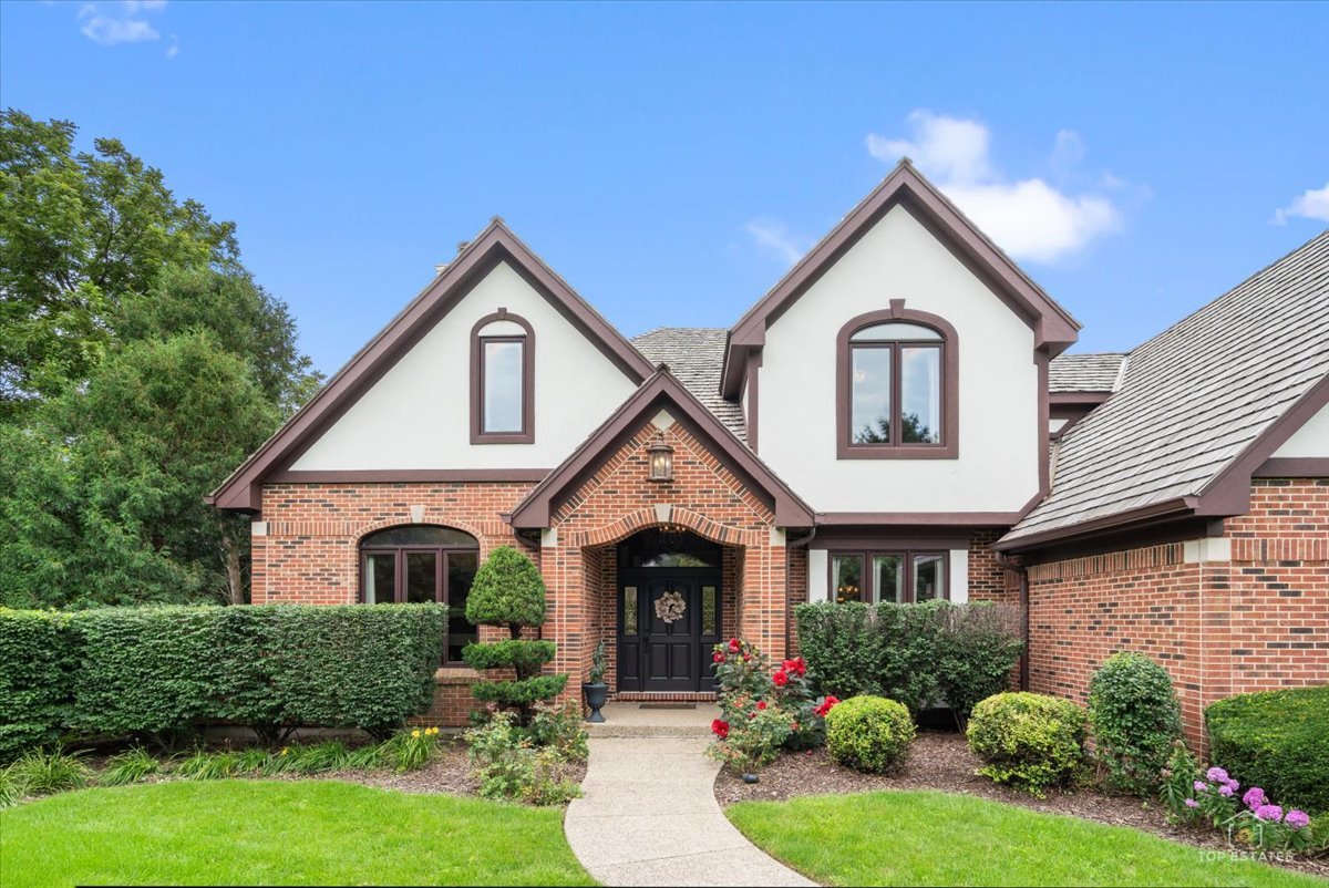 Photo 2 of Single family home for sale at 1590 Eagle Ridge Dr, Antioch, IL 60002 | MLS# 12730113 | Listing updated on 2026-09-24