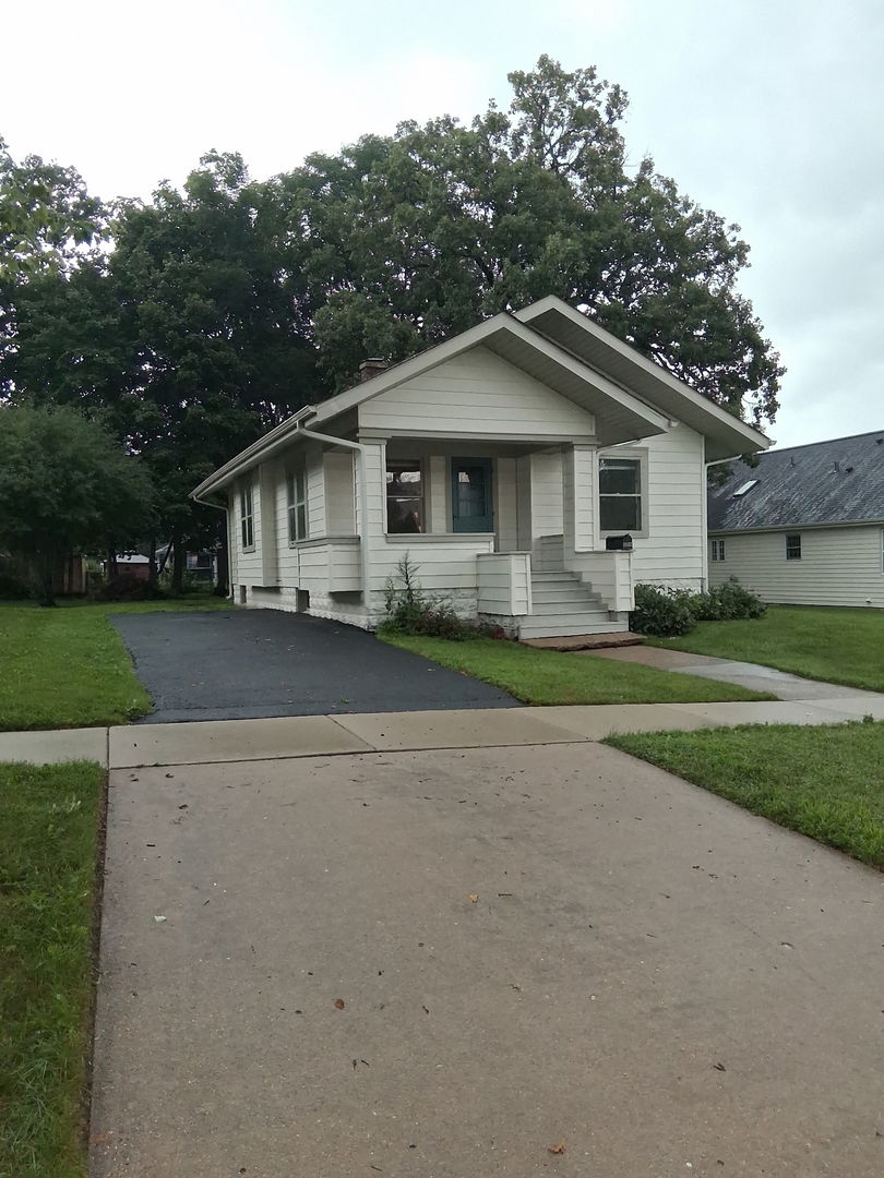 Photo 1 of Single family home for sale at 1104 N Jefferson St, Harvard, IL 60033 | MLS# 12732131 | Listing updated on 2026-09-24