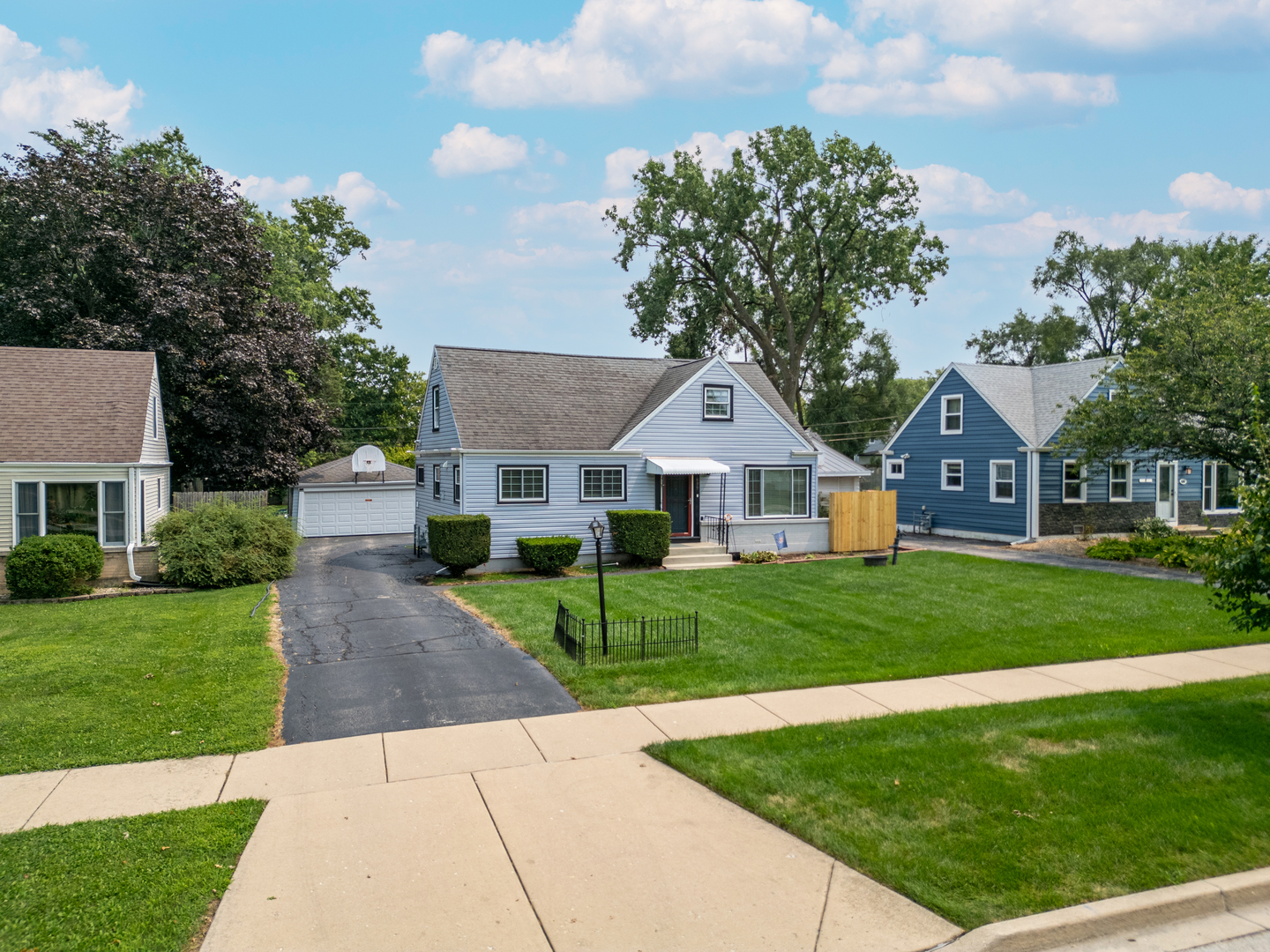 Photo 2 of Single family home for sale at 639 N Edgewood Ave, Lombard, IL 60148 | MLS# 12732752 | Listing updated on 2026-09-24