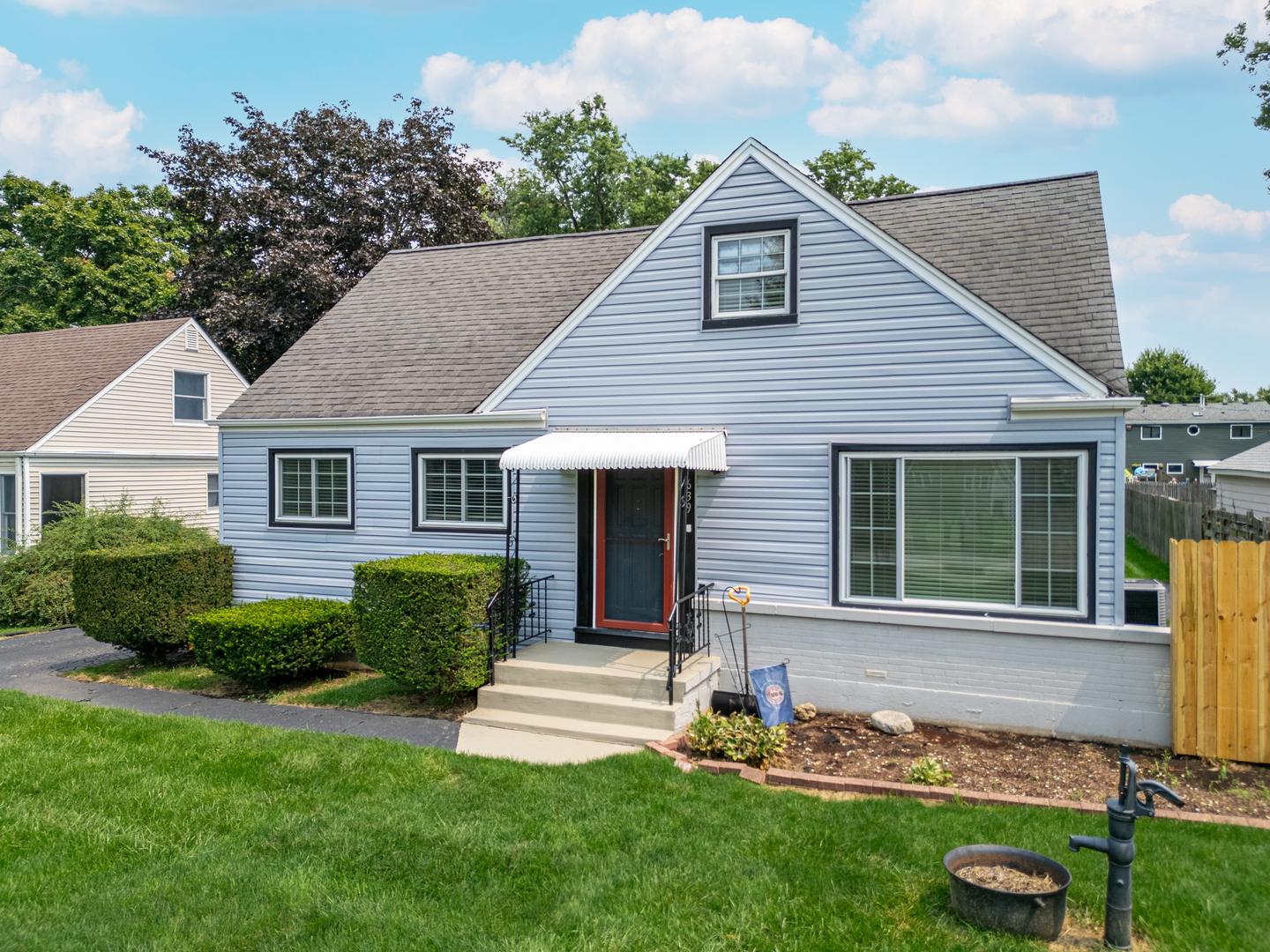 Photo 3 of Single family home for sale at 639 N Edgewood Ave, Lombard, IL 60148 | MLS# 12732752 | Listing updated on 2026-09-24