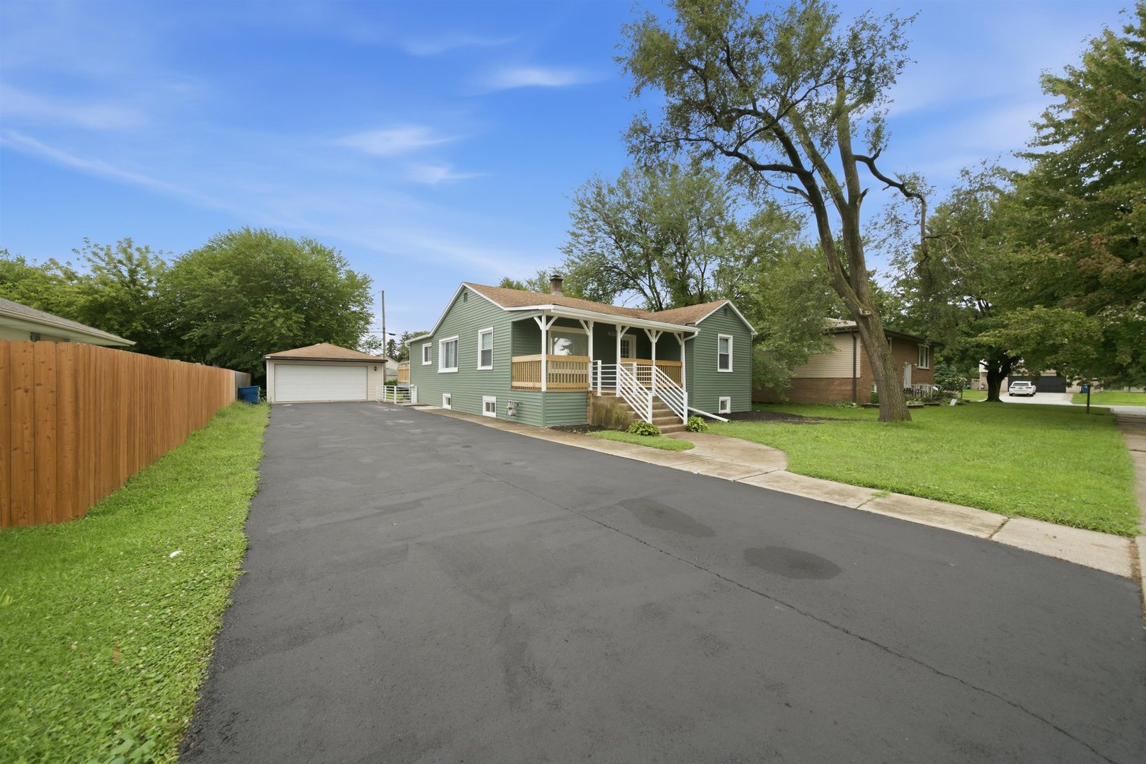 Photo 2 of Single family home for sale at 9839 Meade Ave, Oak Lawn, IL 60453 | MLS# 12735086 | Listing updated on 2026-09-24