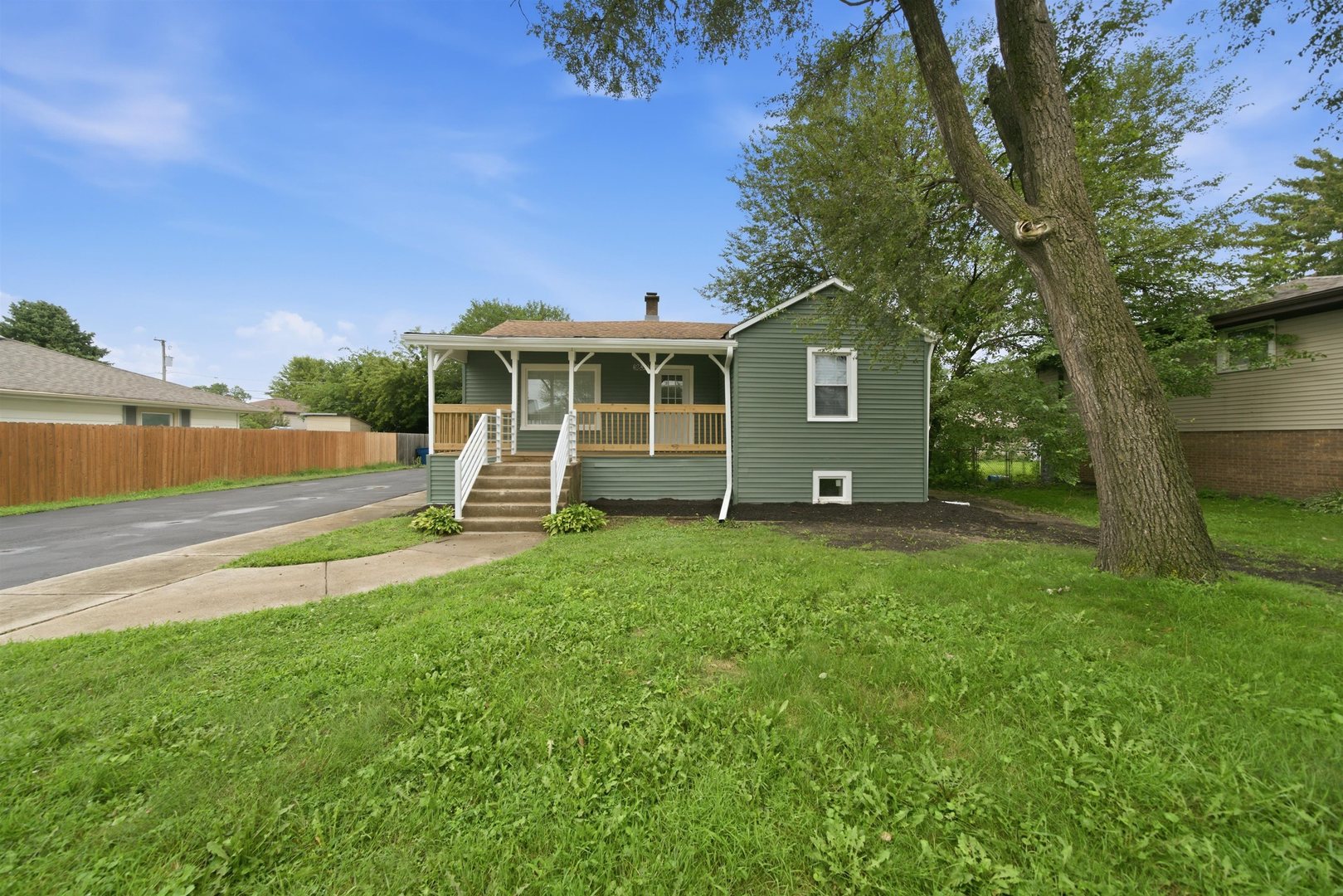 Photo 1 of Single family home for sale at 9839 Meade Ave, Oak Lawn, IL 60453 | MLS# 12735086 | Listing updated on 2026-09-24