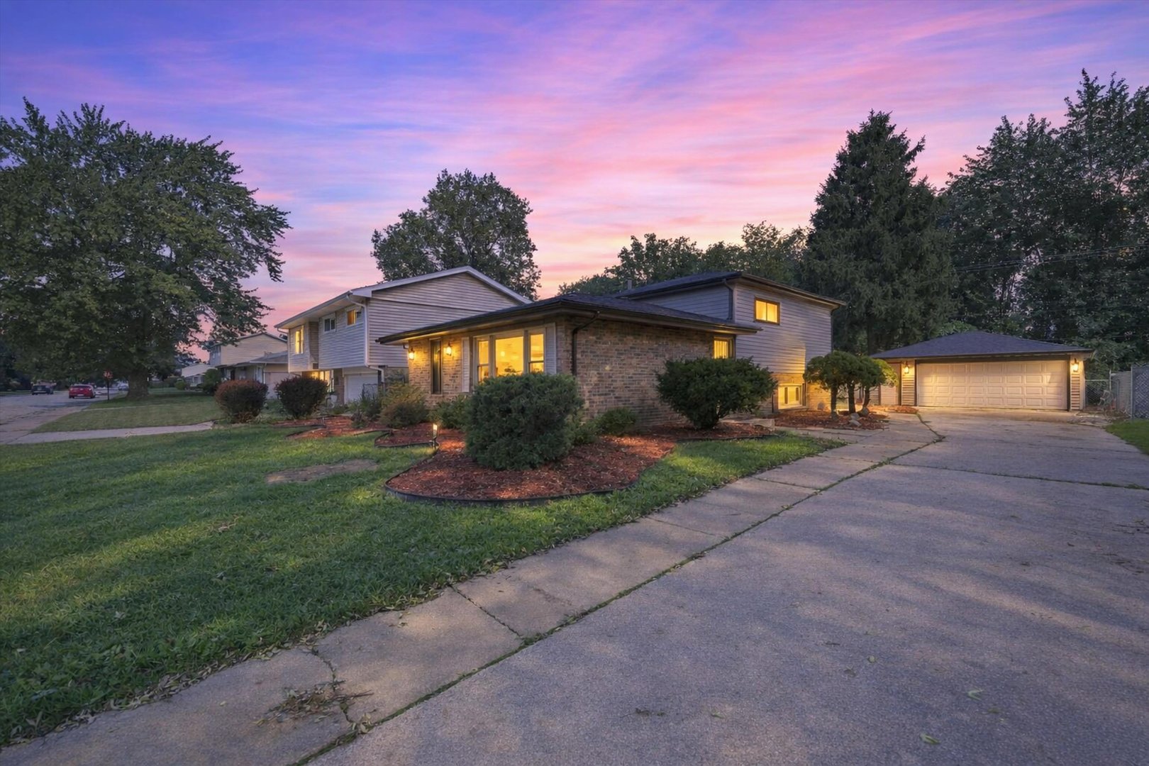 Single family home for sale at 15207 Waterman Dr, South Holland, IL 60473 | MLS# 12737362