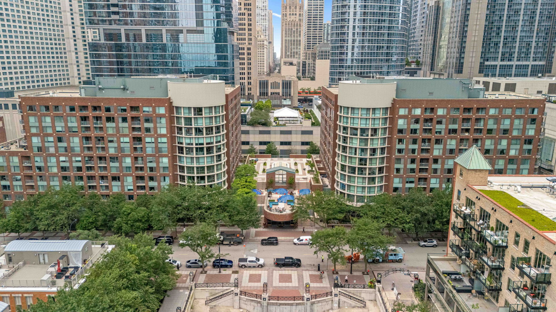 Listing Photo 3 - Condo for sale in building located at 440 N Mcclurg Ct, Chicago, IL 60611 - Unit #805
