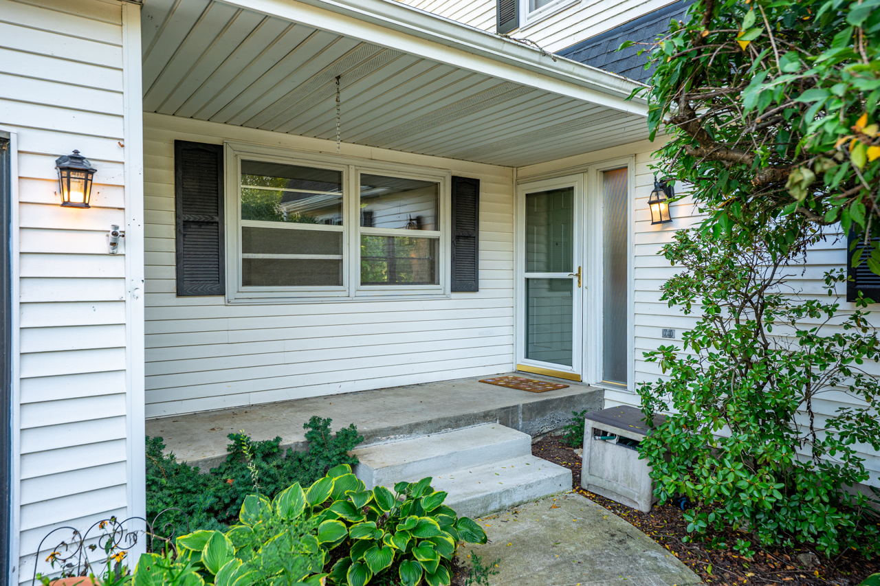 Photo 3 of Single family home for sale at 5555 Roanoke Rd, Rockford, IL 61107 | MLS# 12744527 | Listing updated on 2026-09-24