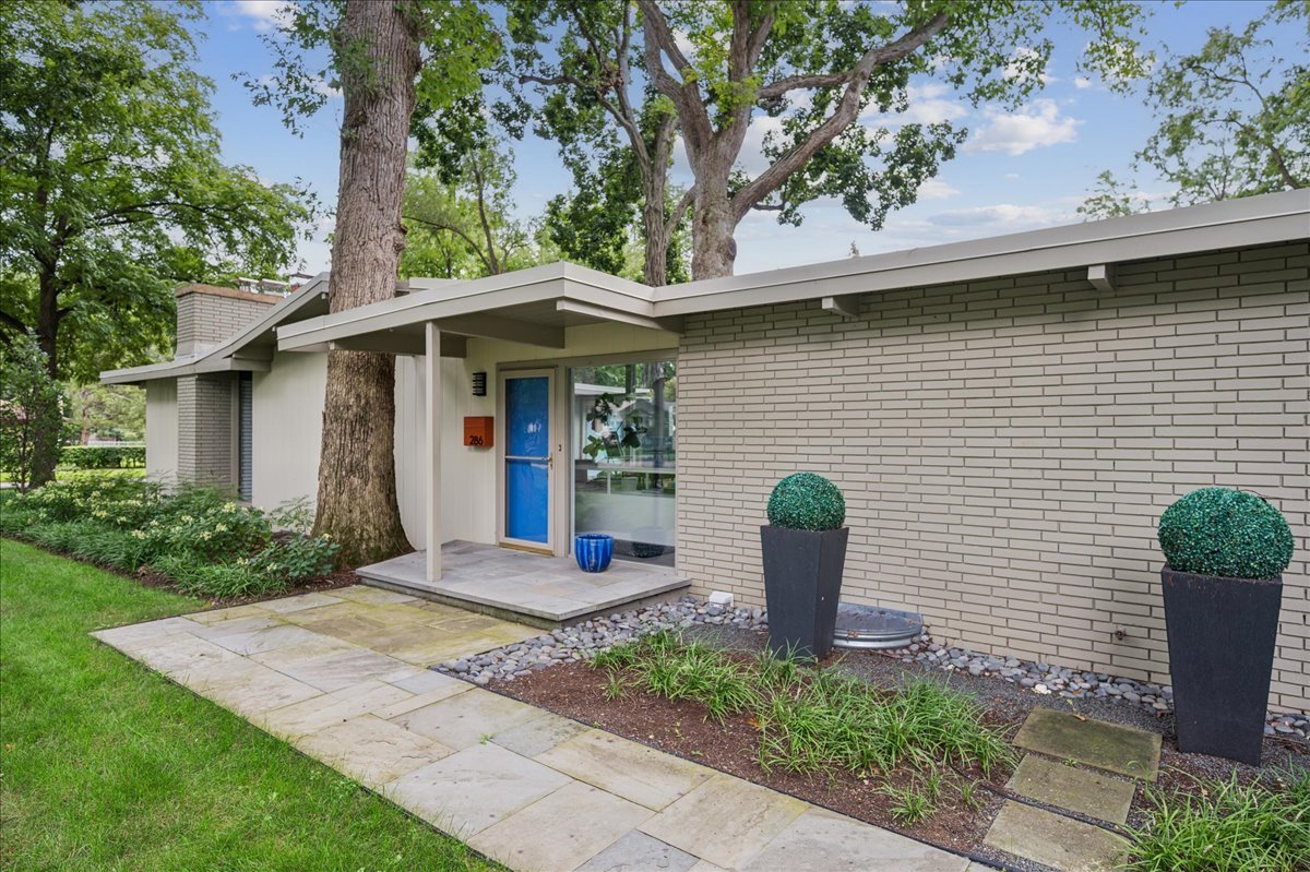 Photo 2 of Single family home for sale at 286 Avon Ave, Northfield, IL 60093 | MLS# 12746895 | Listing updated on 2026-09-21