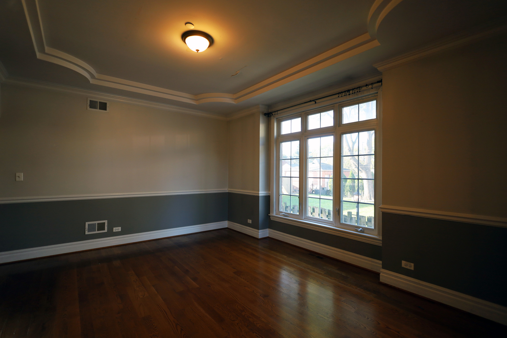 Photo 3 of Single family home for sale at 10 N Delphia Ave, Park Ridge, IL 60068 | MLS# 12748379 | Listing updated on 2026-10-07