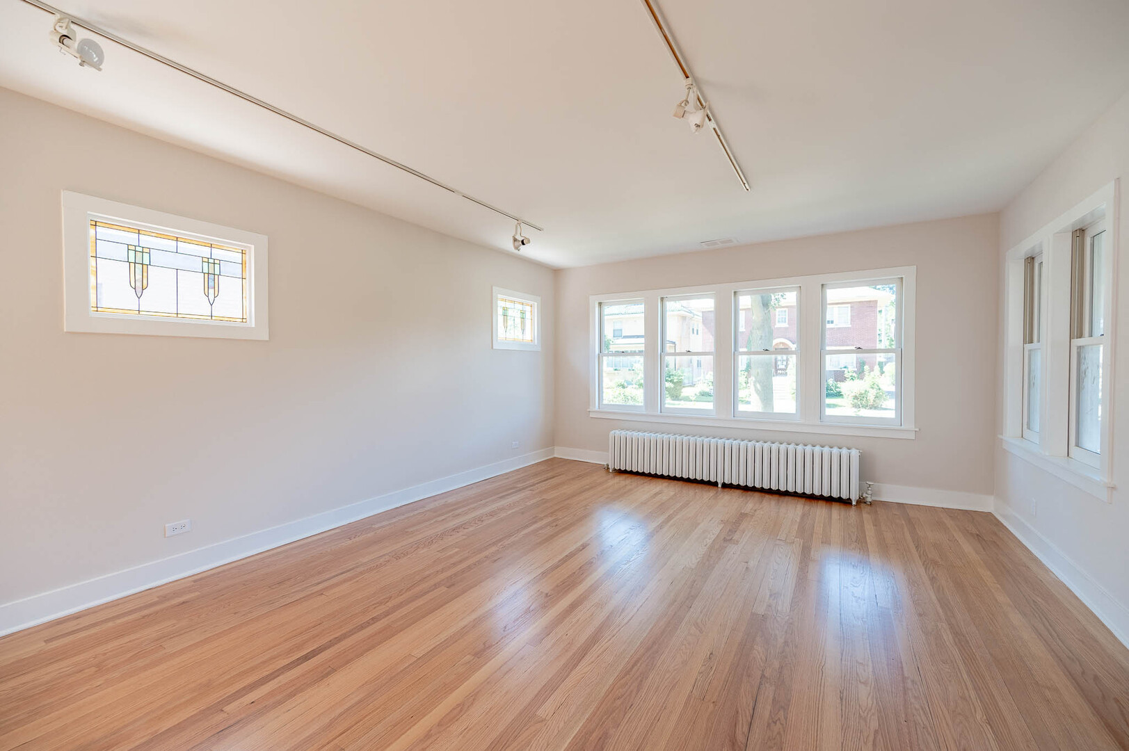 Photo 3 of Single family home for sale at 9841 S Hoyne Ave, Chicago, IL 60643 | MLS# 12748571 | Listing updated on 2026-09-21