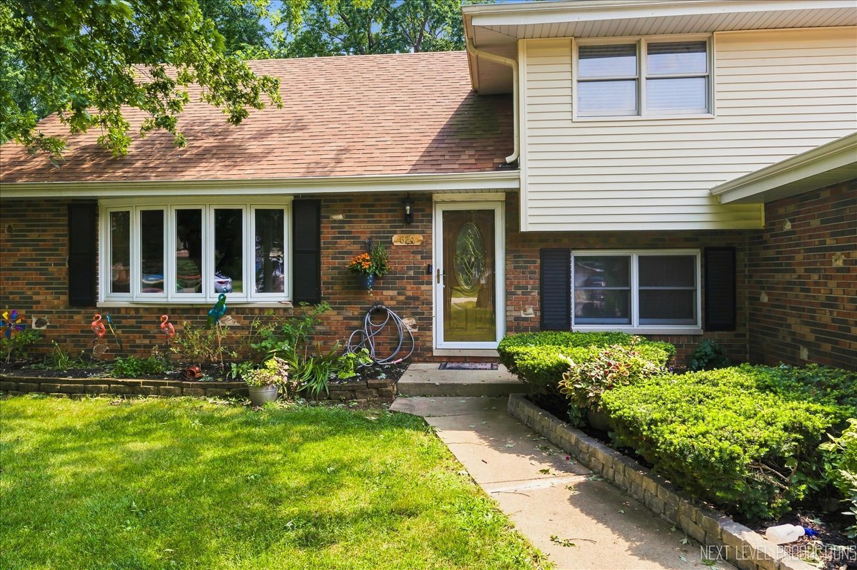 Photo 2 of Single family home for sale at 624 Shorewood Dr, Shorewood, IL 60404 | MLS# 12748894 | Listing updated on 2026-09-24